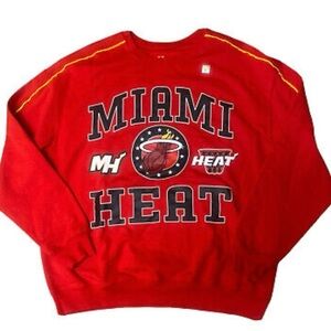 Women’s Miami Heat Red Graphic Long Sleeve Pullover Sweatshirt Size Medium